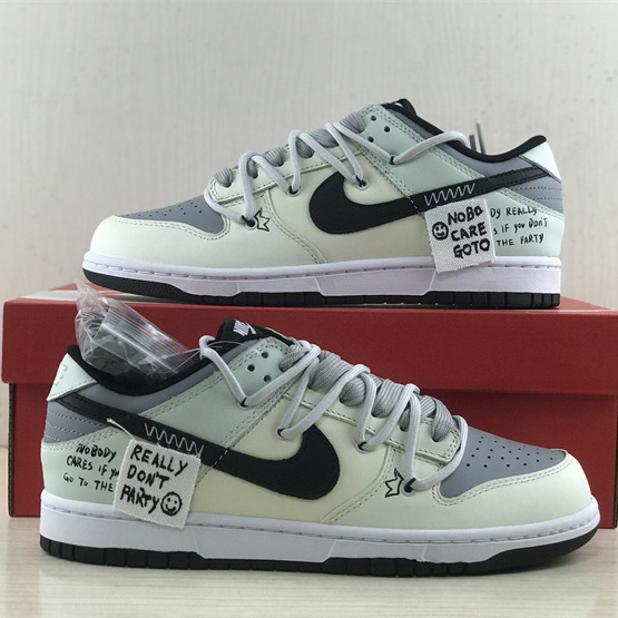 Nike SB Dunk Low EWB “Knicks” Sneaker   DD1391-100  - FashionPlug