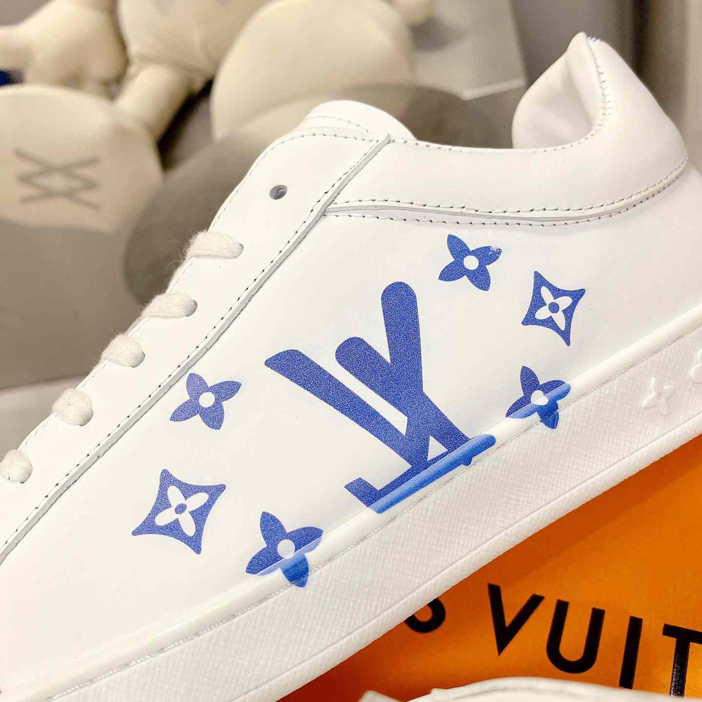 Louis Vuitton Luxembourg Samothrace Sneakers     1A9JDT - FashionPlug