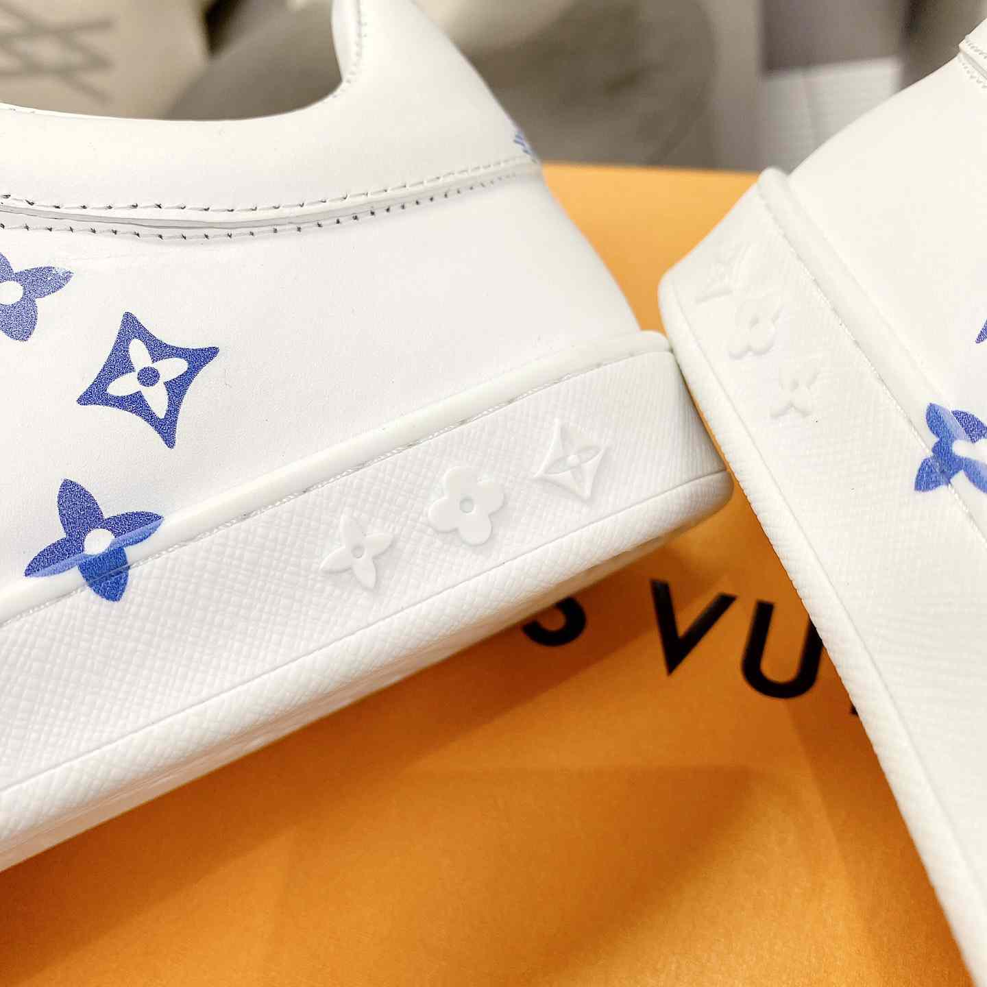Louis Vuitton Luxembourg Samothrace Sneakers     1A9JDT - FashionPlug