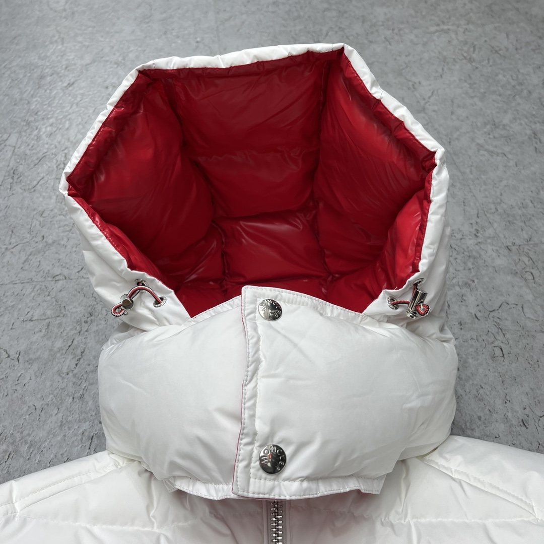 Moncler Poirier Zipped Short Down Jacket - FashionPlug