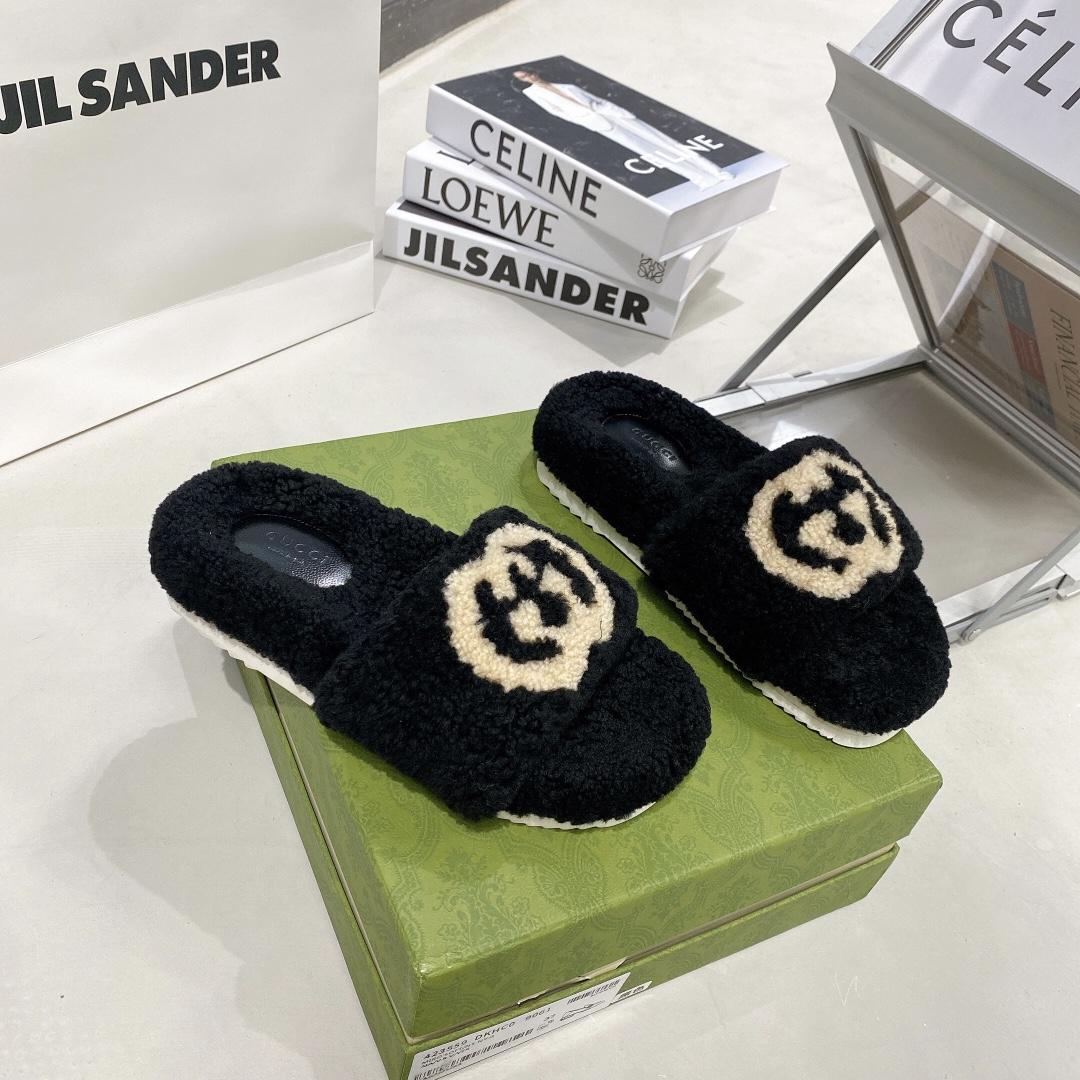 Gucci Women's Slide Sandal With Interlocking G - FashionPlug