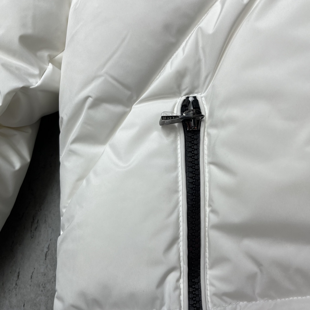 Moncler White Daynamic Porossan Down Jacket - FashionPlug