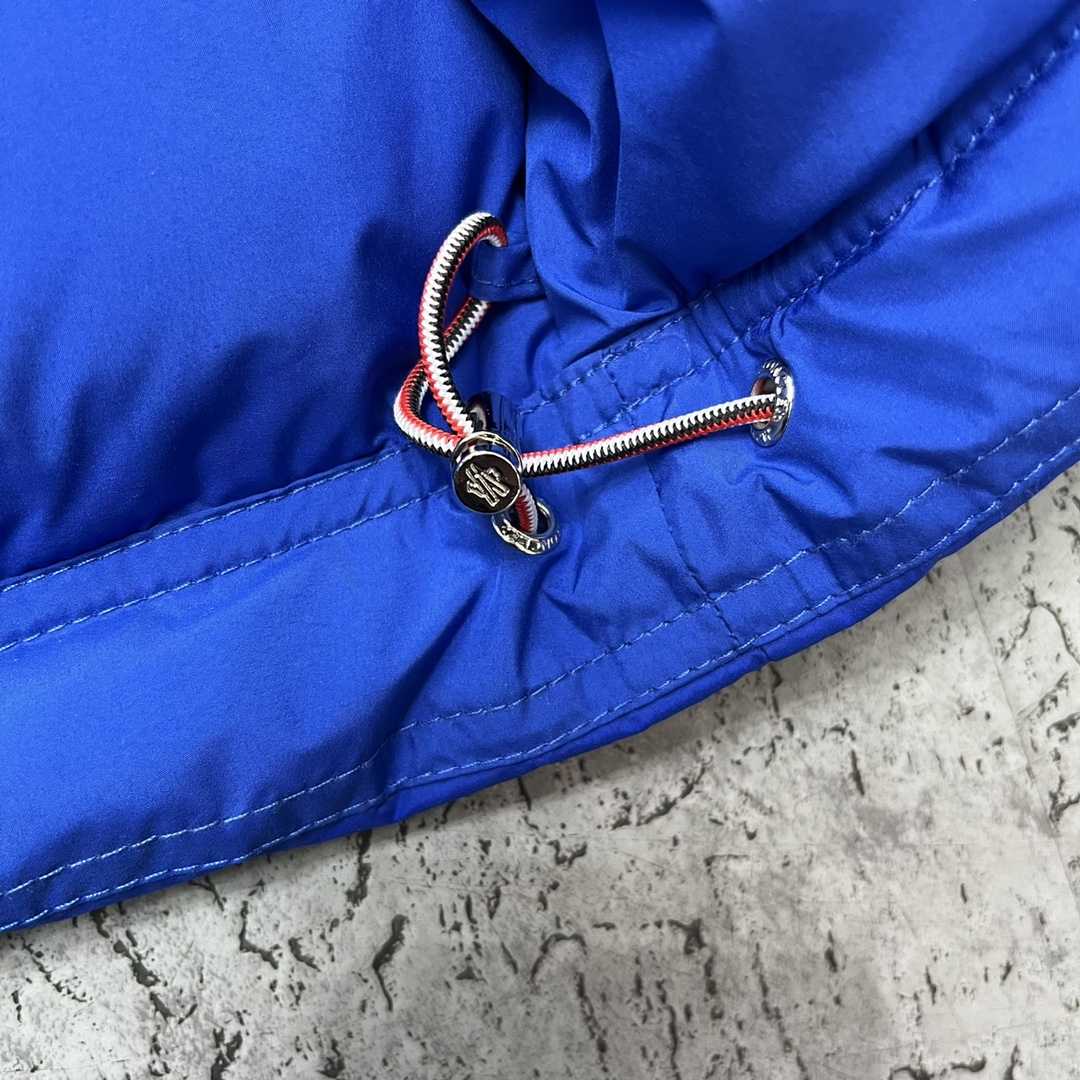 Moncler Poirier Zipped Short Down Jacket - FashionPlug