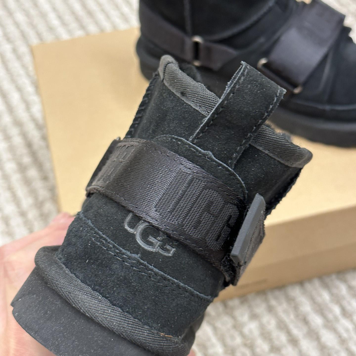 Ugg Logo Boots - FashionPlug