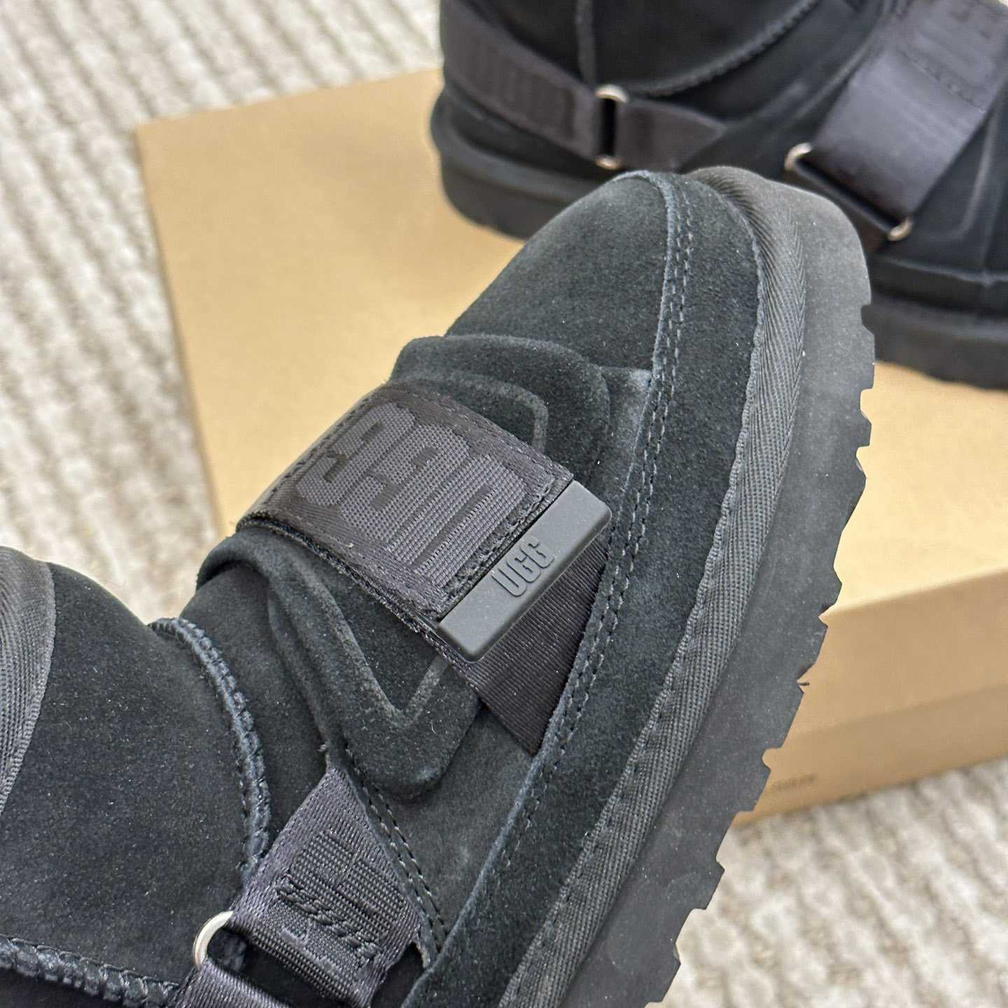 Ugg Logo Boots - FashionPlug
