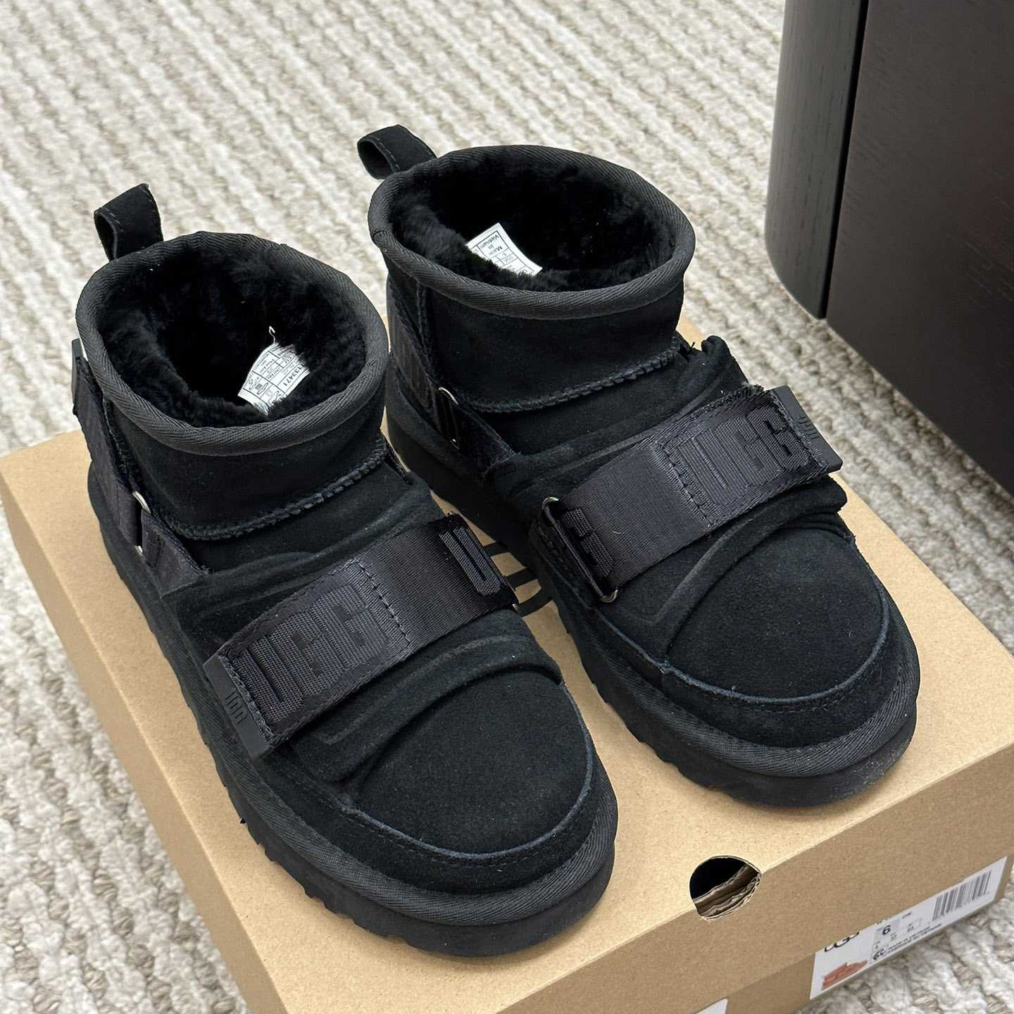 Ugg Logo Boots - FashionPlug
