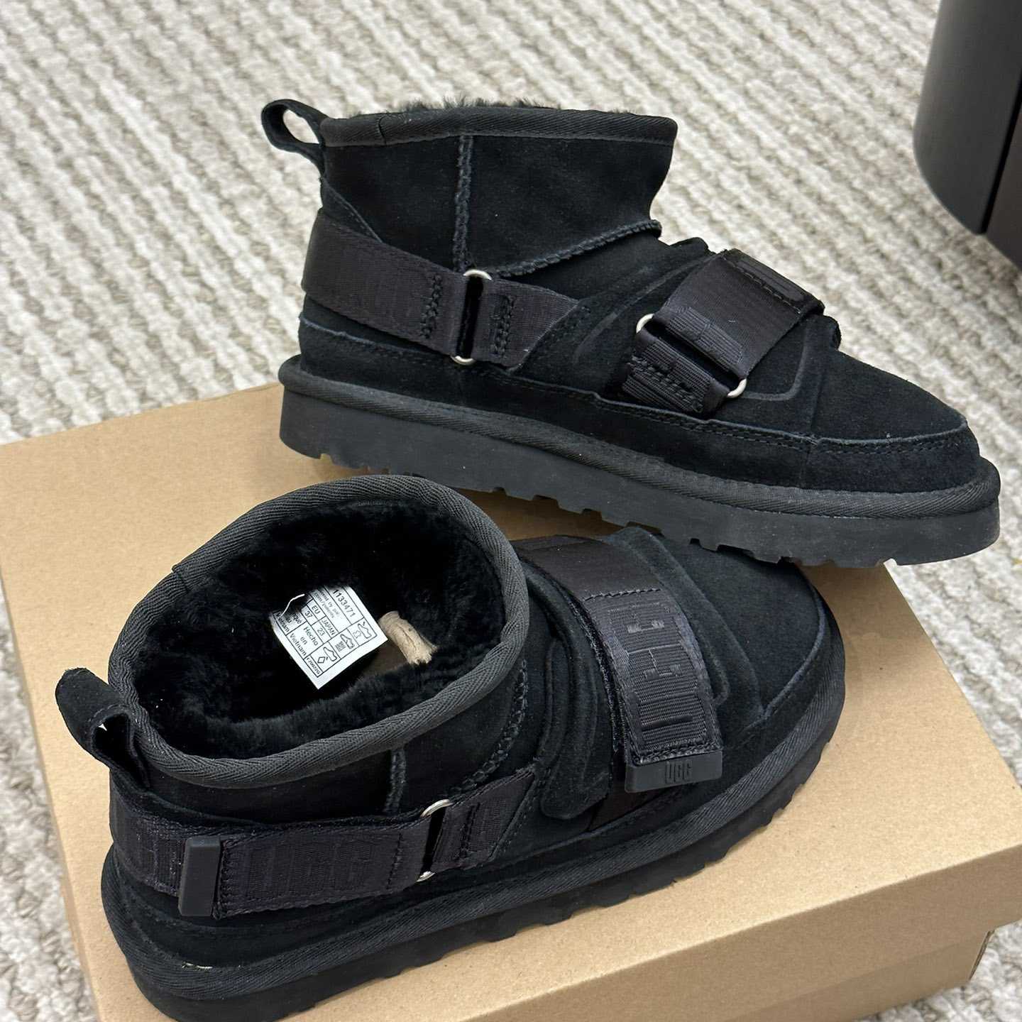 Ugg Logo Boots - FashionPlug