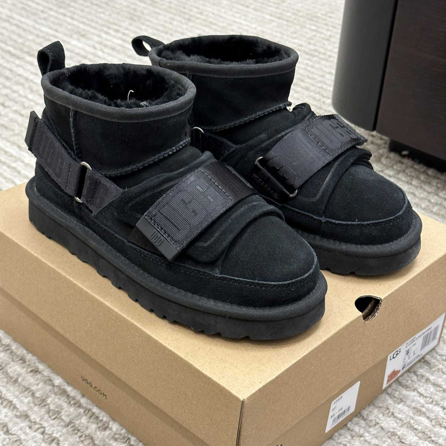 Ugg Logo Boots - FashionPlug