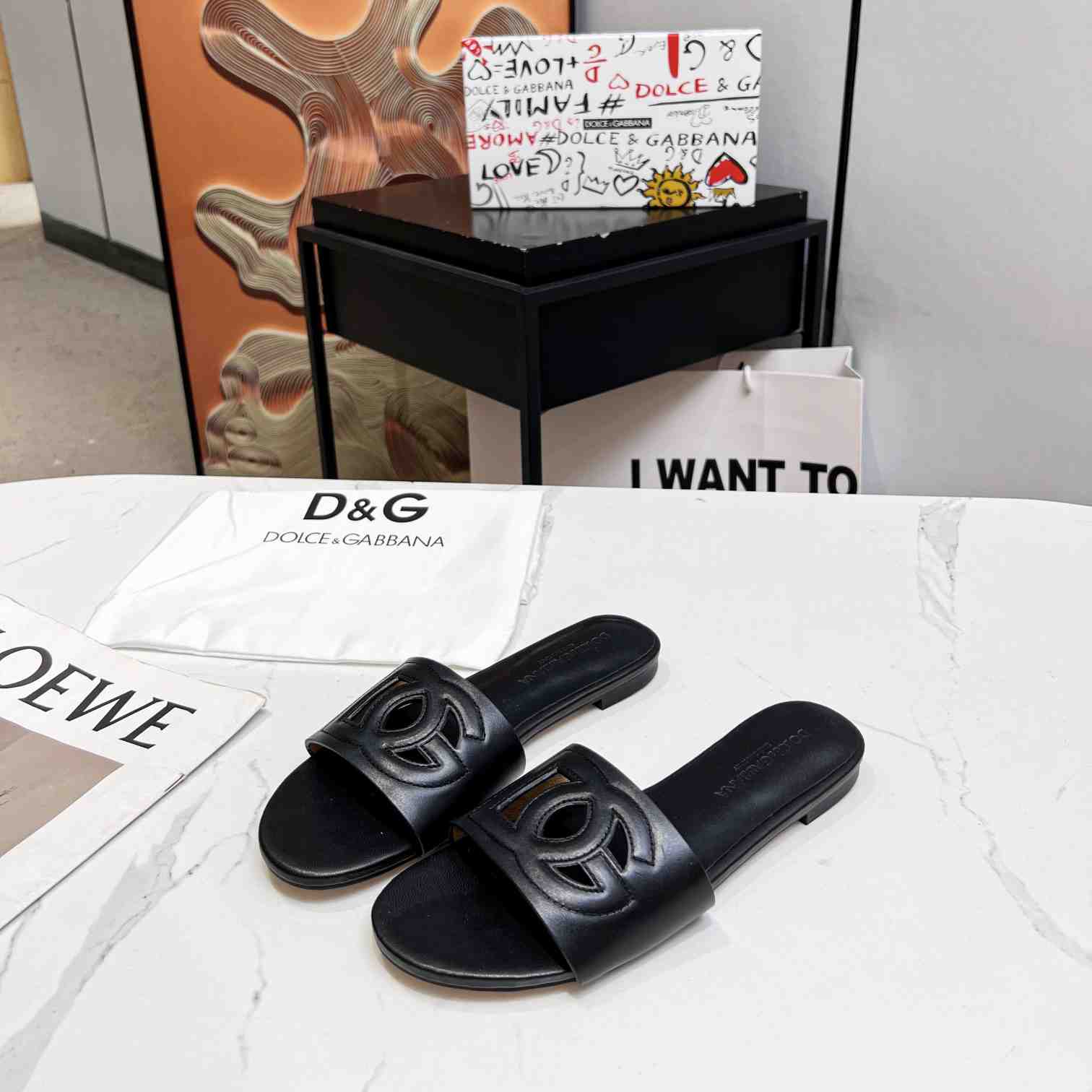 Dolce & Gabbana  DG Logo Leather  Sandal - FashionPlug