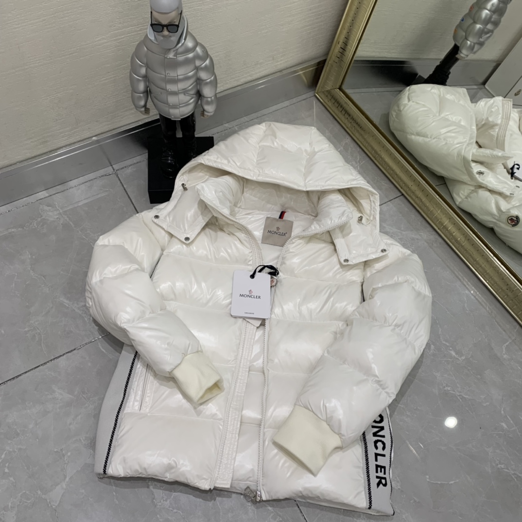 Moncler Lunetiere Short Down Jacket - FashionPlug