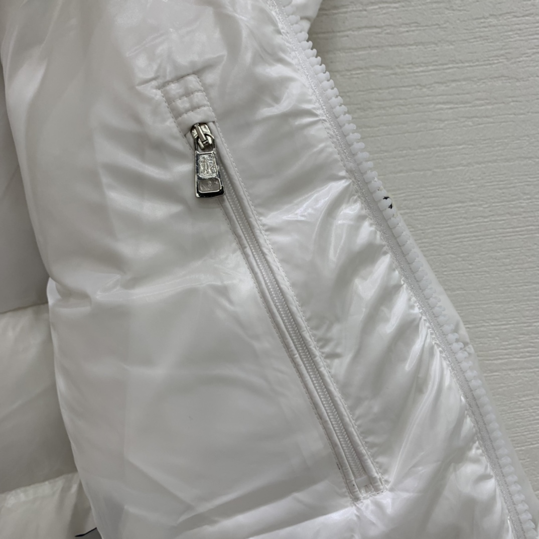 Moncler Lunetiere Short Down Jacket - FashionPlug
