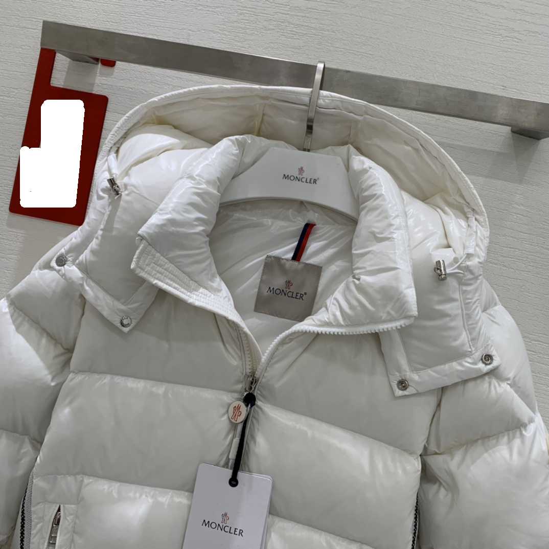 Moncler Lunetiere Short Down Jacket - FashionPlug
