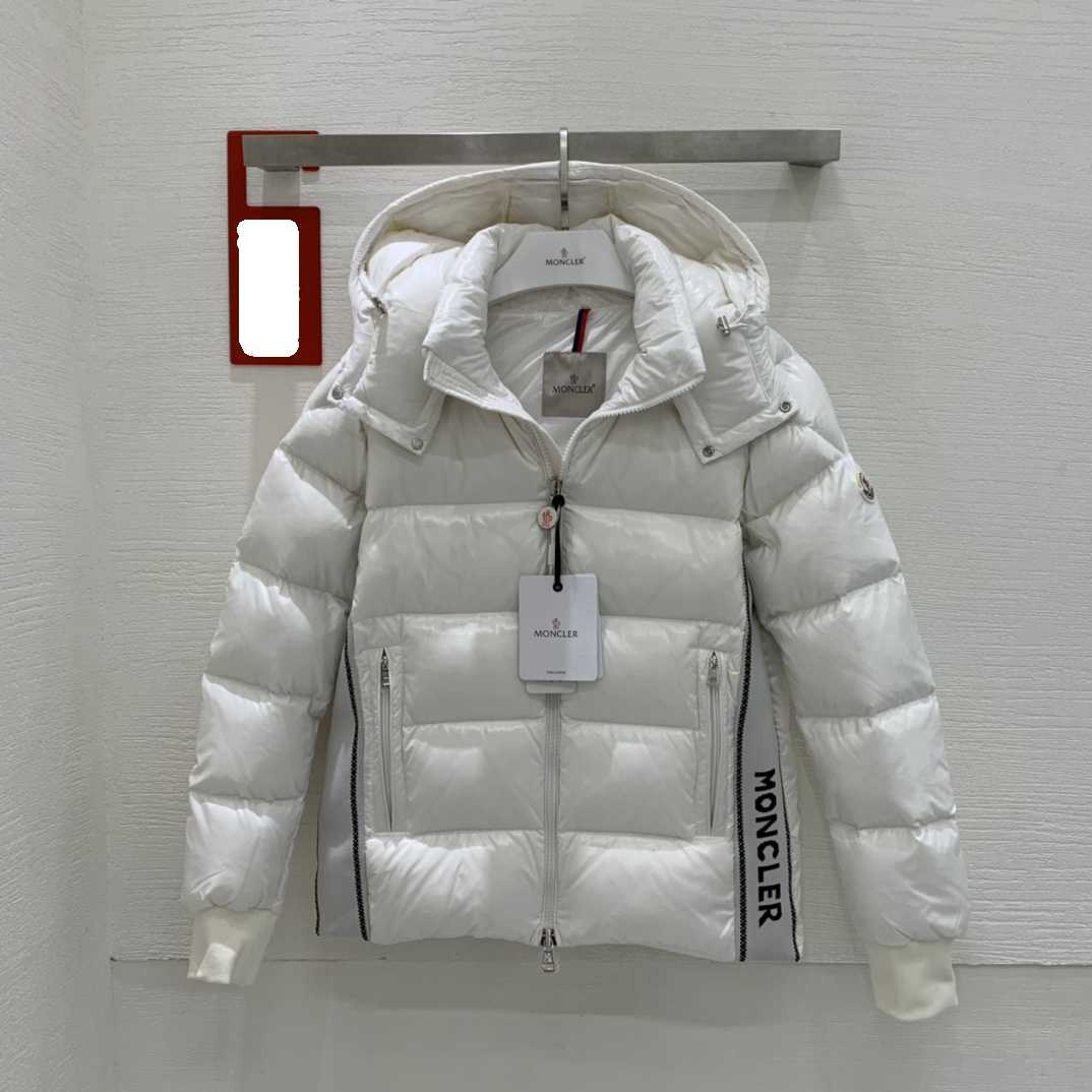 Moncler Lunetiere Short Down Jacket - FashionPlug