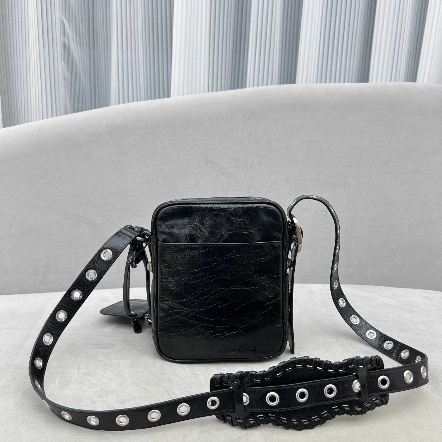 Balenciaga Le Cag M Cross (21-17-4.5cm) - FashionPlug