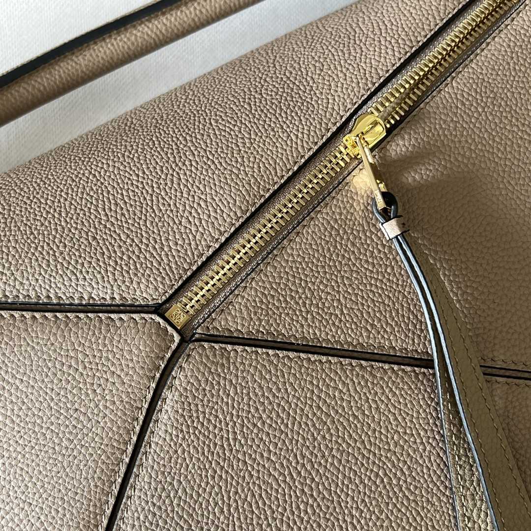 Loewe Puzzle Bag In Classic Calfskin(29-19.5-14cm) - FashionPlug