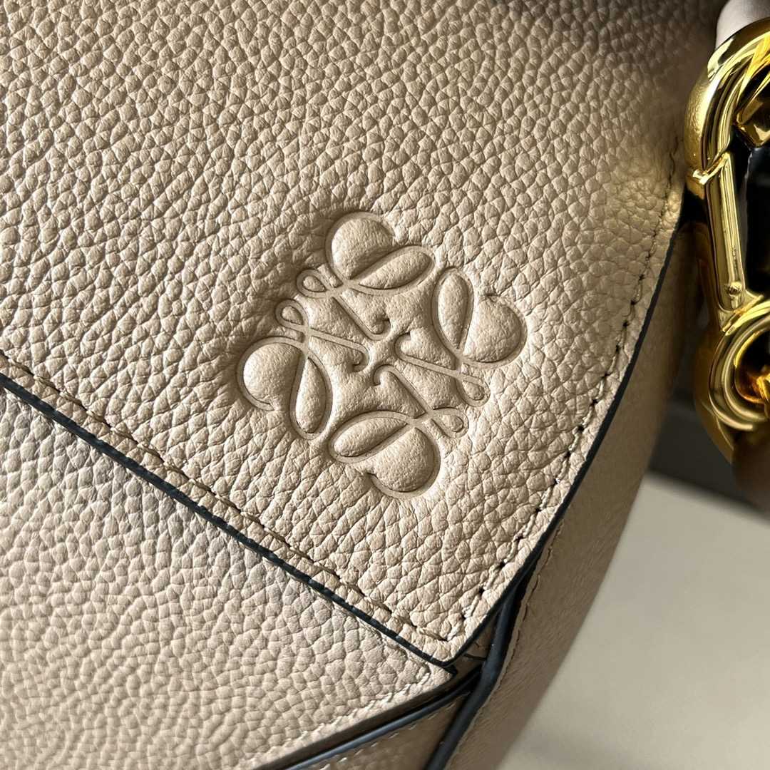 Loewe Puzzle Bag In Classic Calfskin(29-19.5-14cm) - FashionPlug