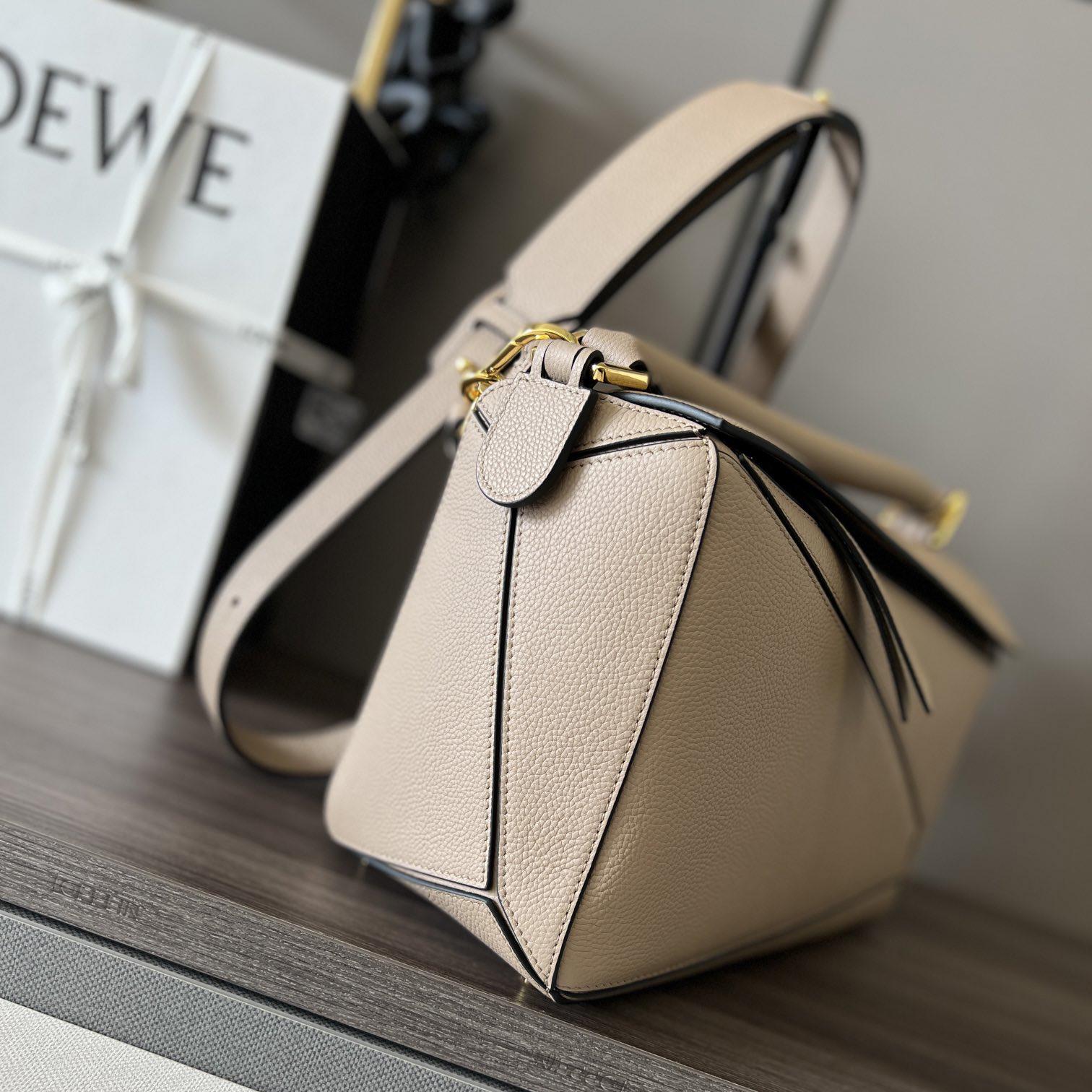 Loewe Puzzle Bag In Classic Calfskin(29-19.5-14cm) - FashionPlug