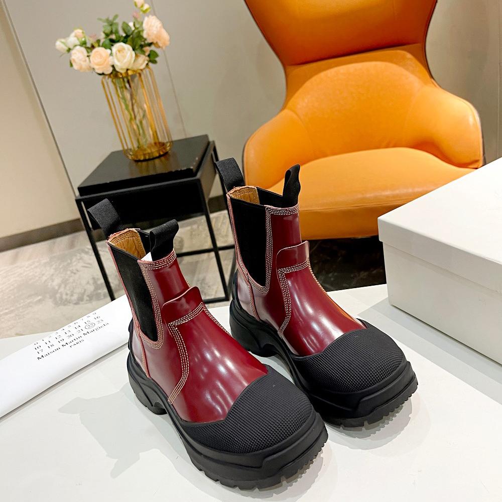 Maison Margiela Leather Chelsea Boots - FashionPlug