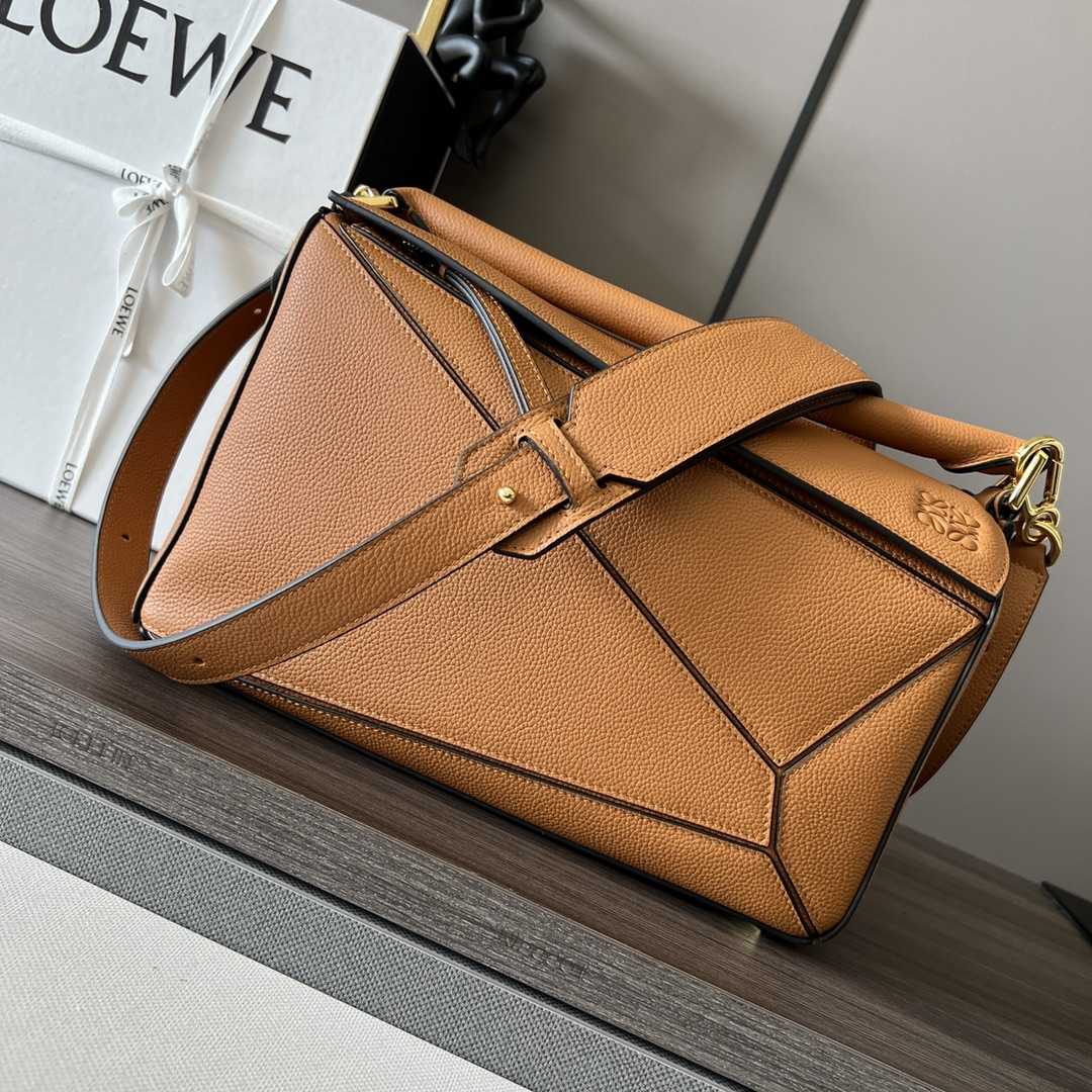 Loewe Puzzle Bag In Classic Calfskin(29-19.5-14cm) - FashionPlug
