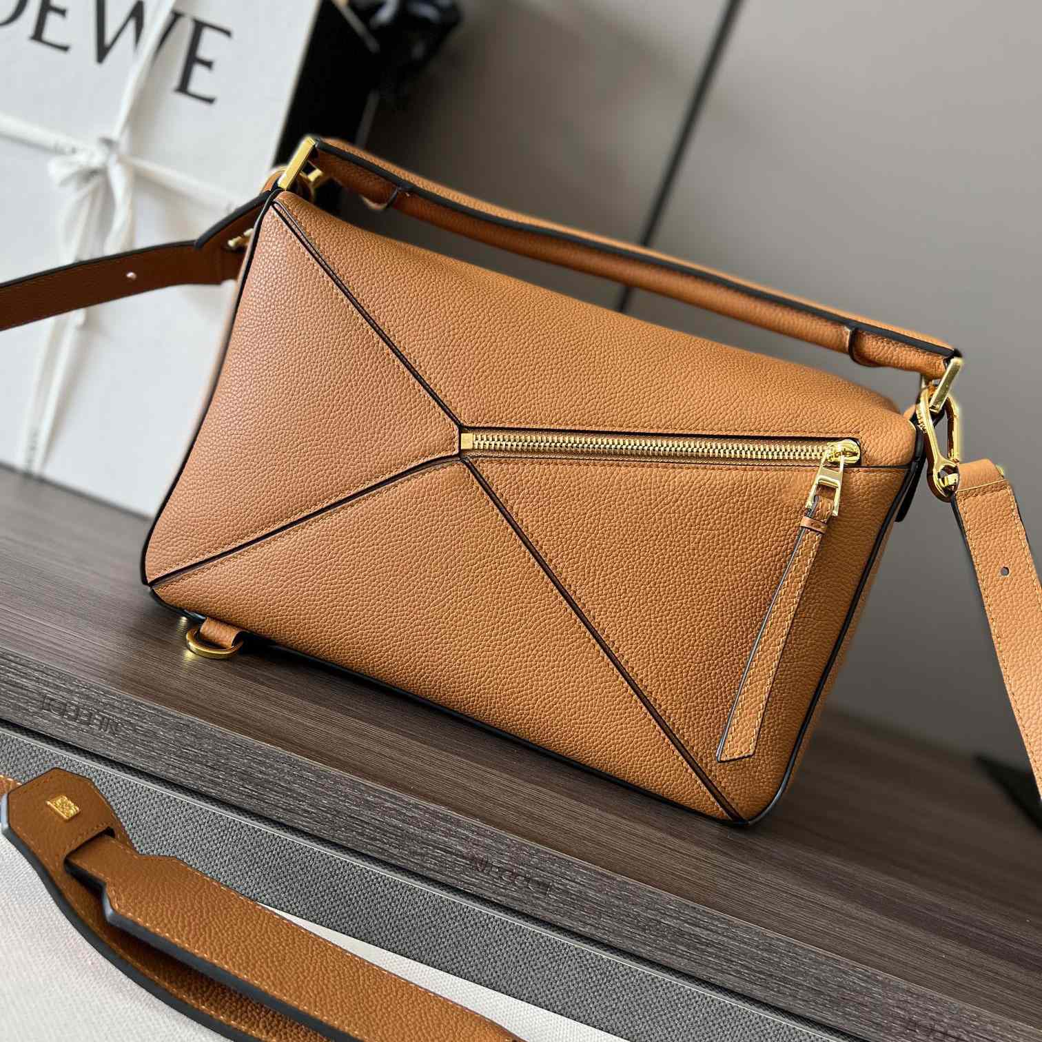 Loewe Puzzle Bag In Classic Calfskin(29-19.5-14cm) - FashionPlug