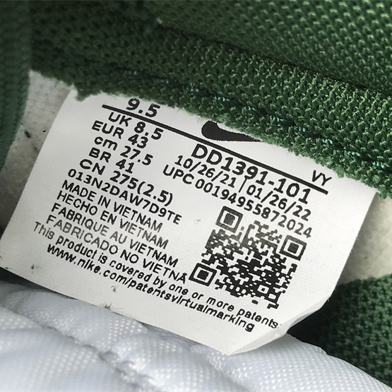 Nike SB Dunk Low Sneaker     DD1931-101 - FashionPlug