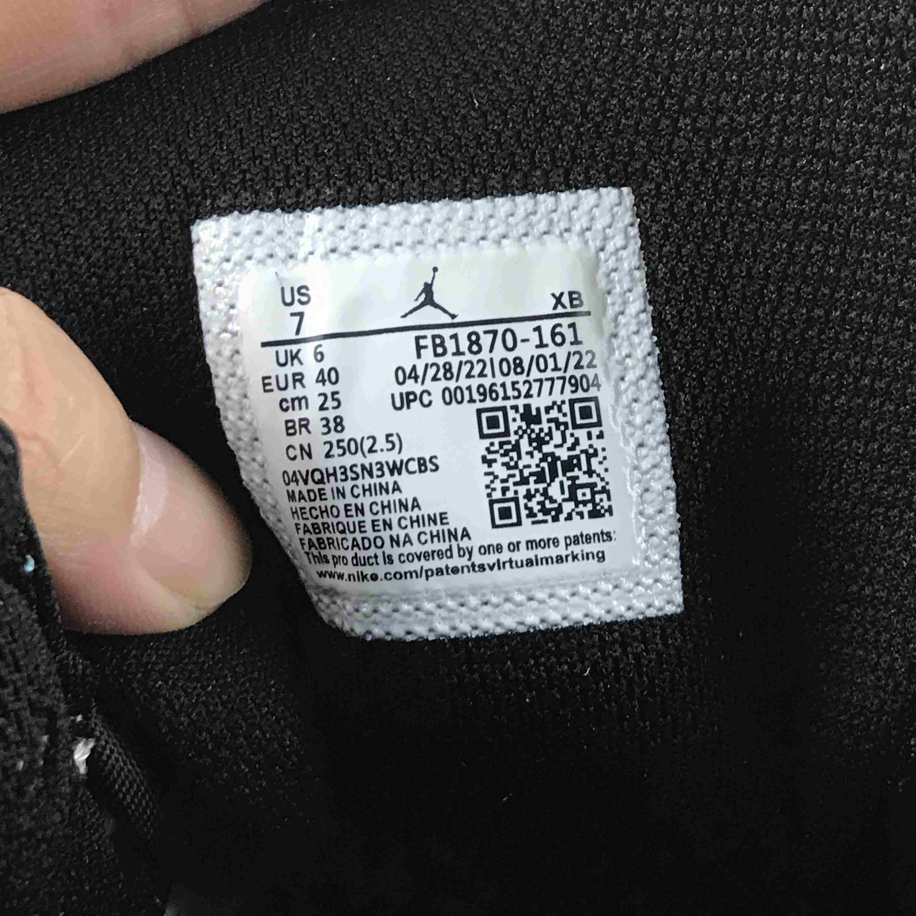 Air Jordan 1 Mid SE Sneaker     - FashionPlug