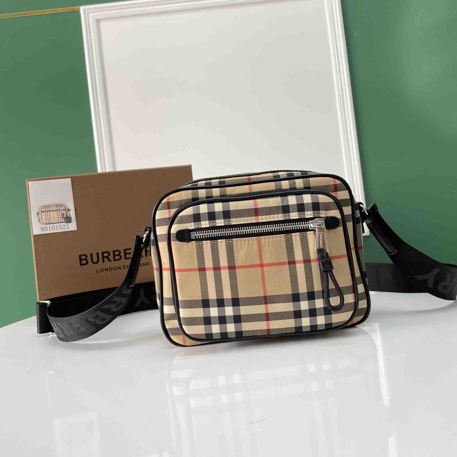 Burberry Vintage Check Shoulder Bag(22.5-8.2-14.5cm) - FashionPlug