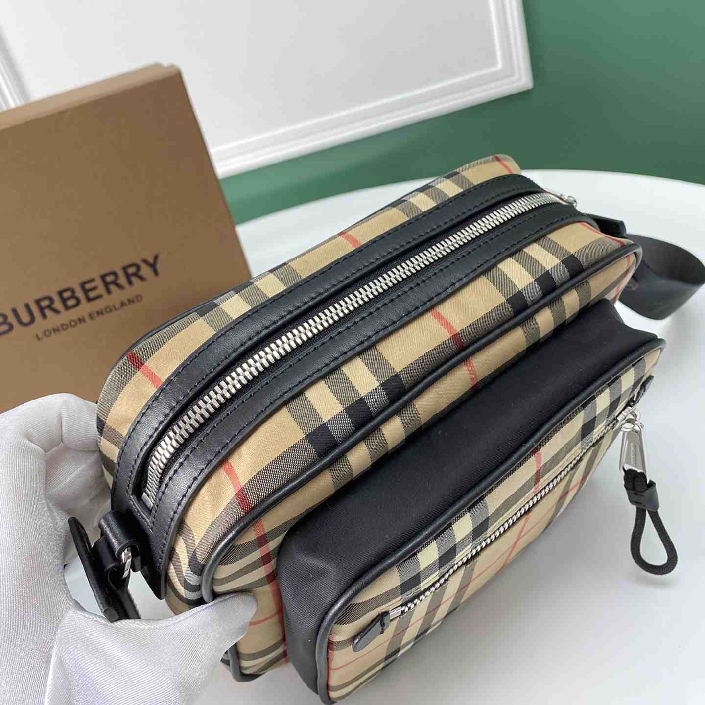 Burberry Vintage Check Shoulder Bag(22.5-8.2-14.5cm) - FashionPlug