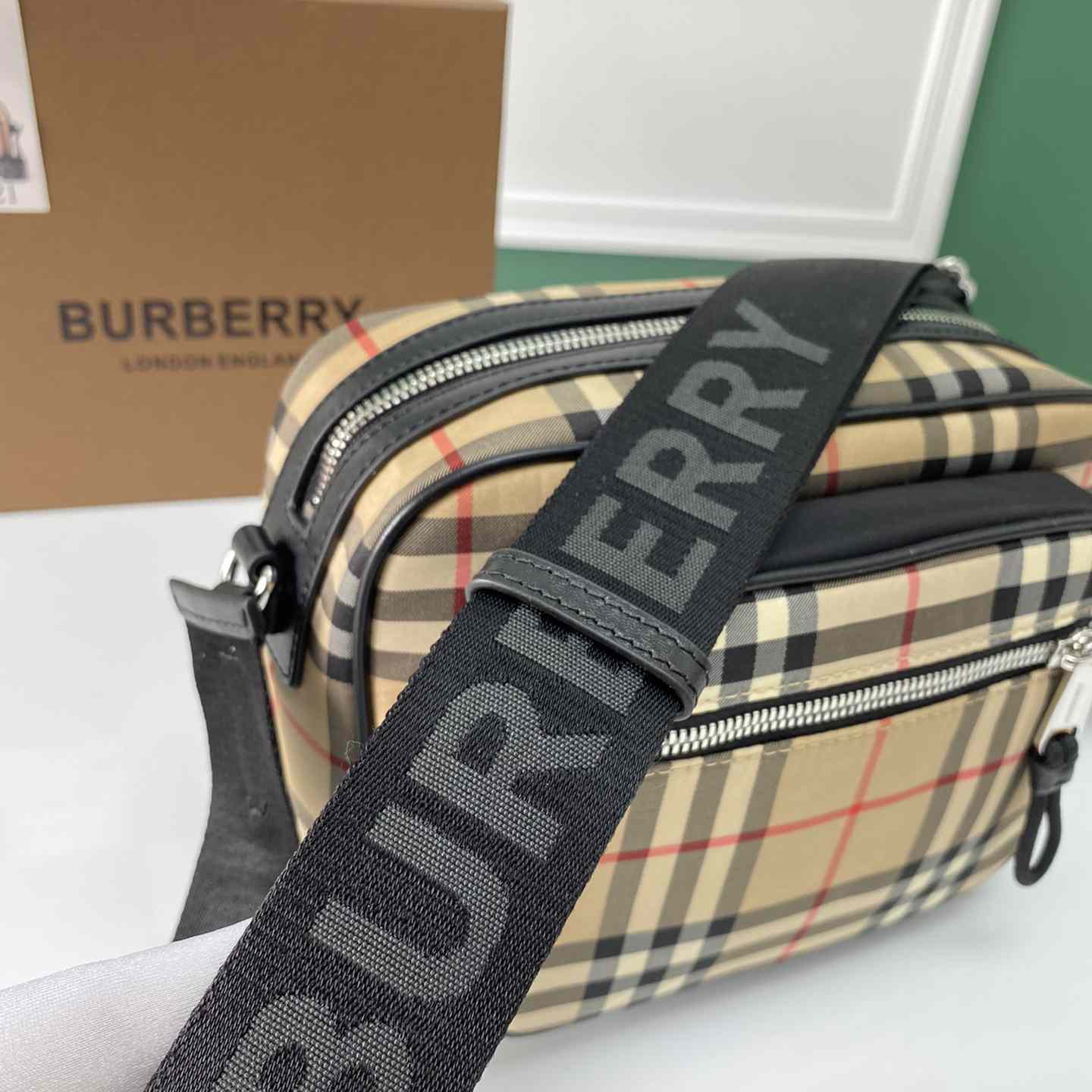 Burberry Vintage Check Shoulder Bag(22.5-8.2-14.5cm) - FashionPlug