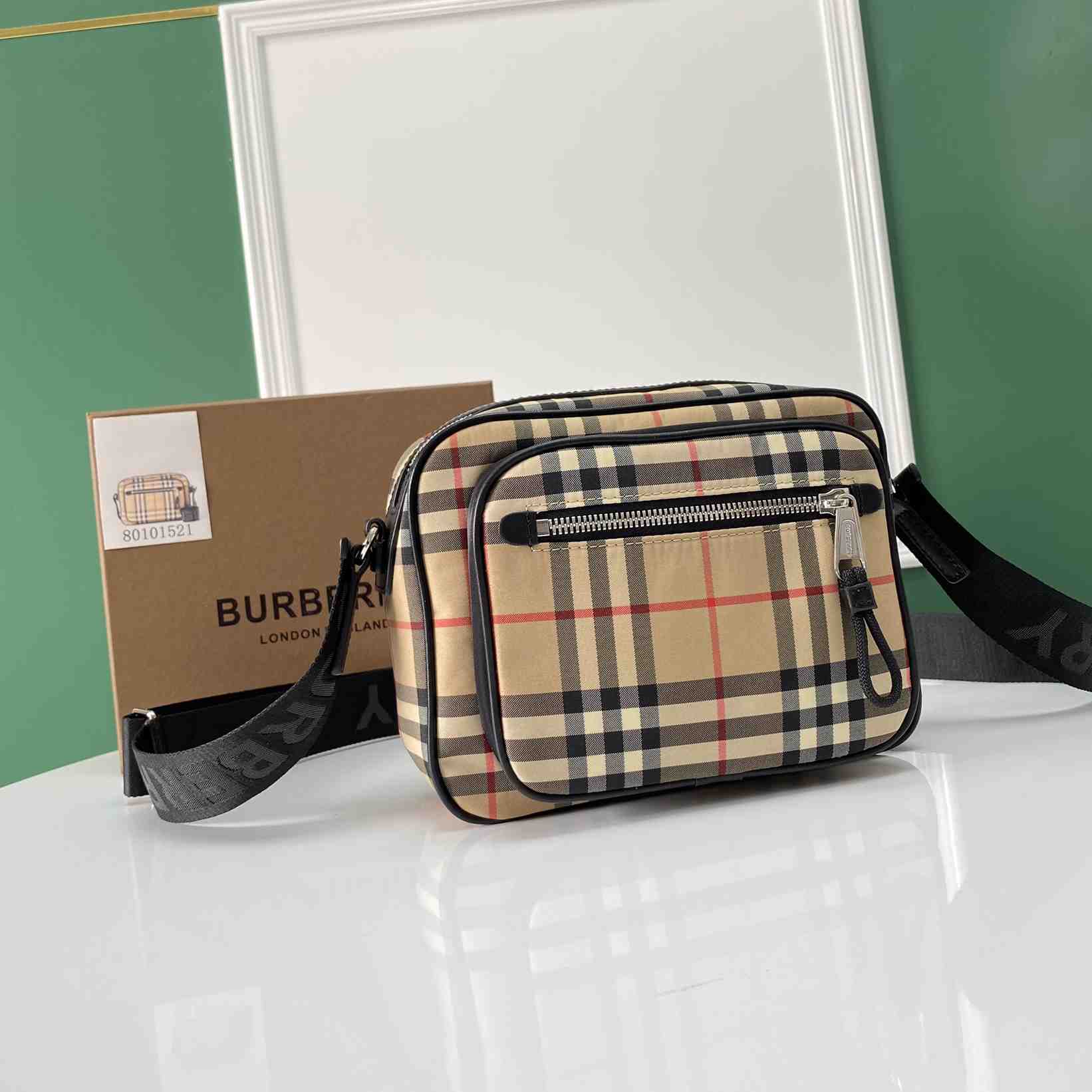 Burberry Vintage Check Shoulder Bag(22.5-8.2-14.5cm) - FashionPlug