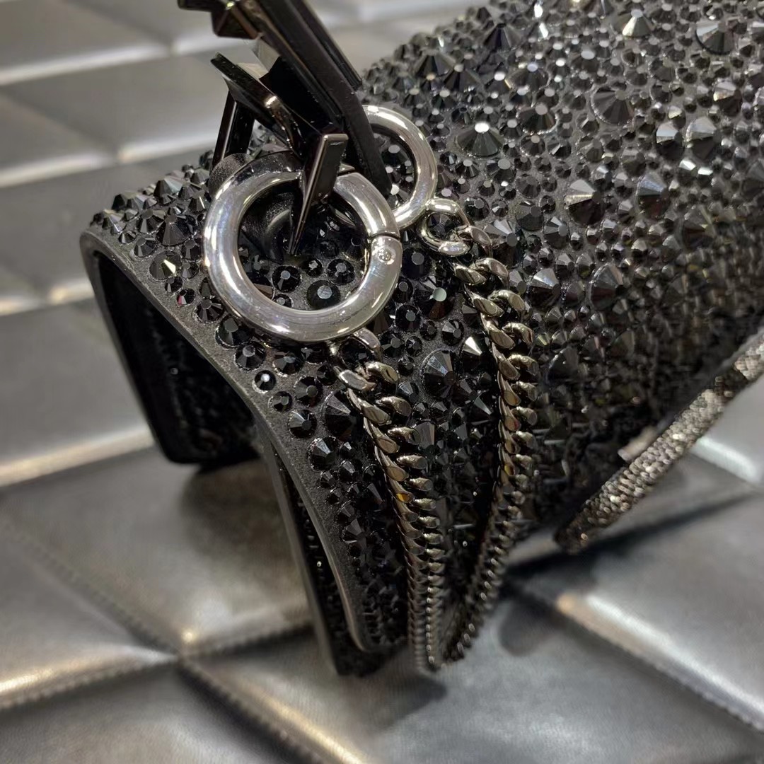 Valenti Vlogo Shoulder Bag - FashionPlug