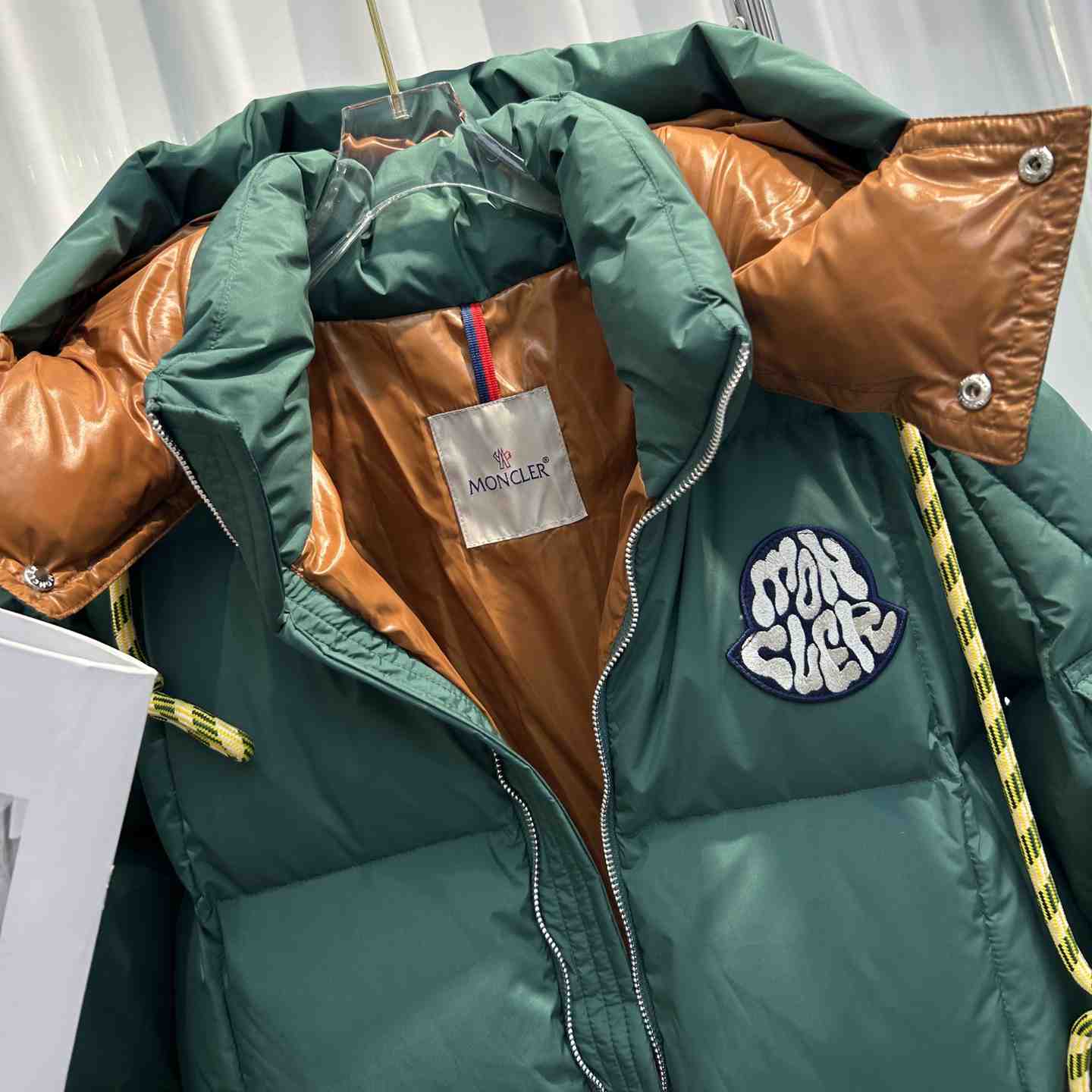 Moncler Mariveles Short Down Jacket - FashionPlug