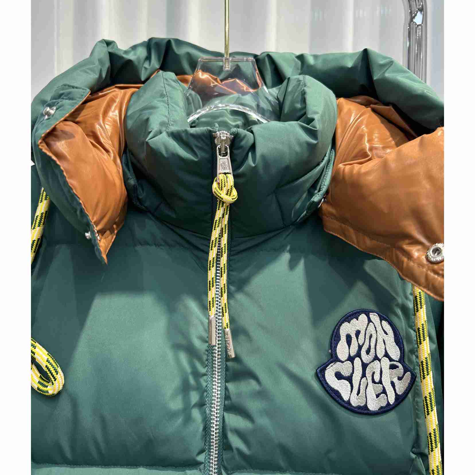 Moncler Mariveles Short Down Jacket - FashionPlug