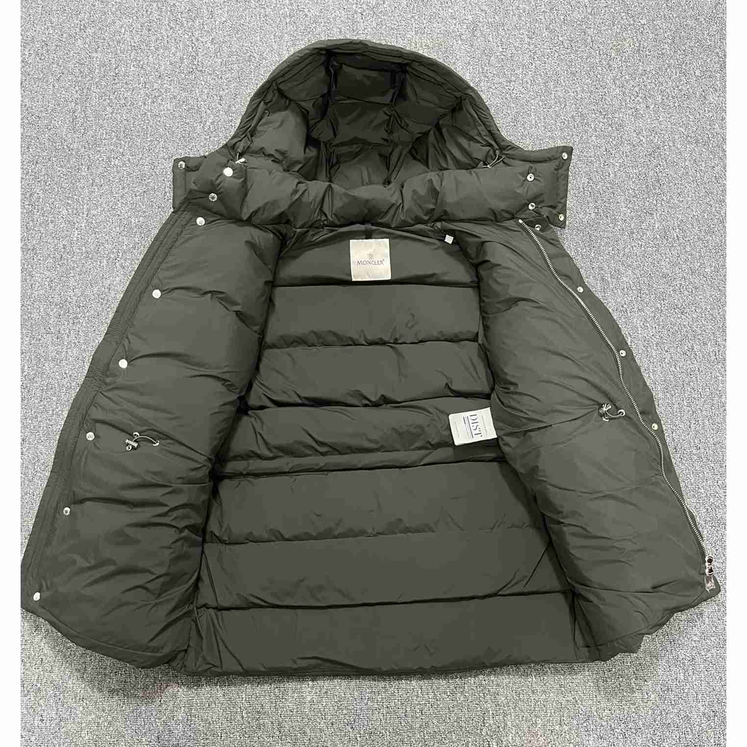 Moncler Bauges Short Down Jacket - FashionPlug