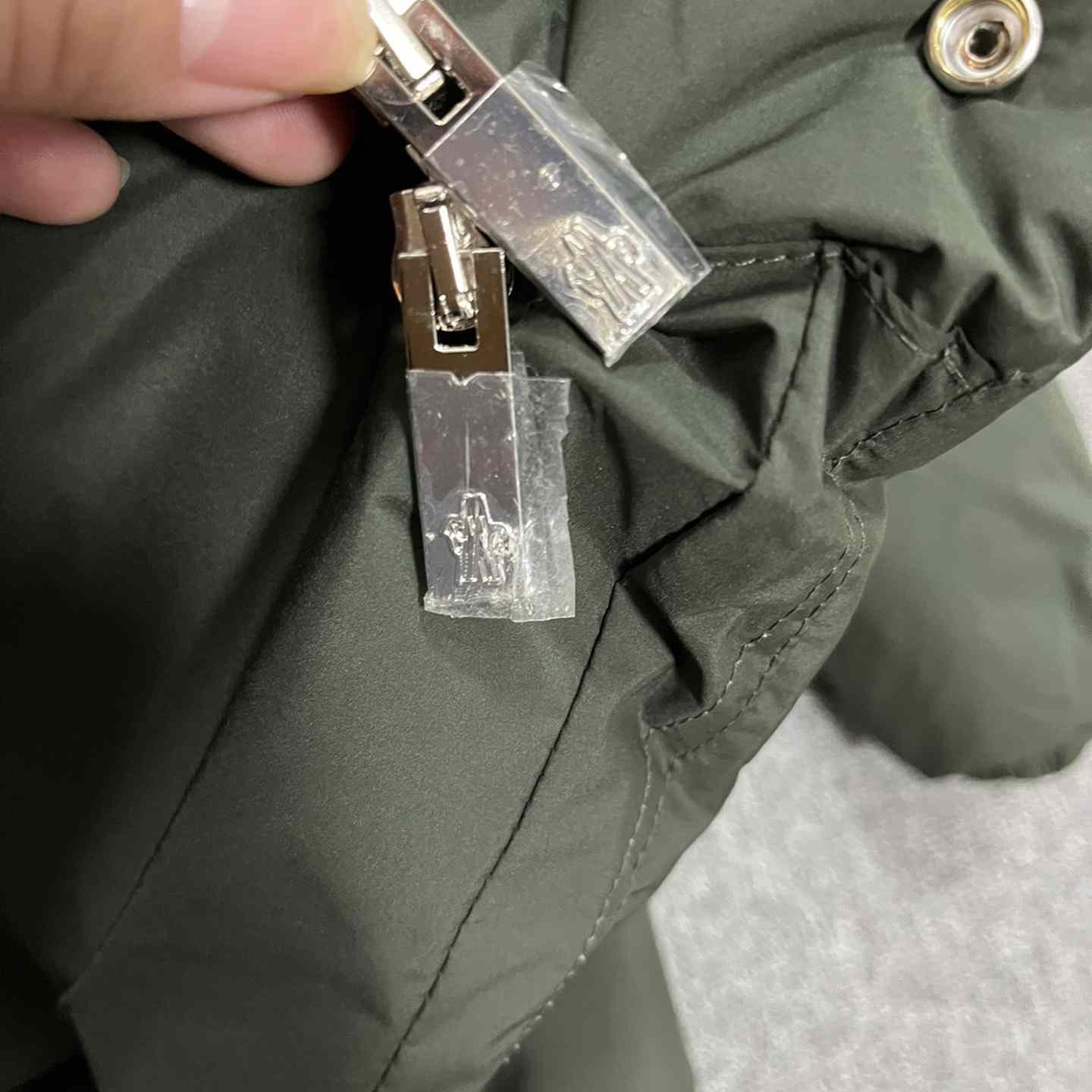 Moncler Bauges Short Down Jacket - FashionPlug