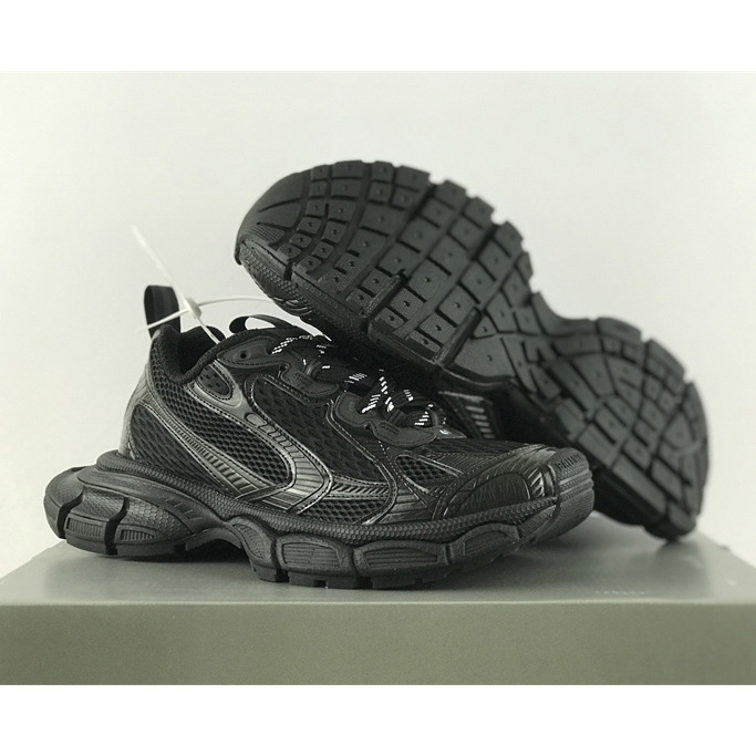 Balenciaga Black Sneaker - FashionPlug