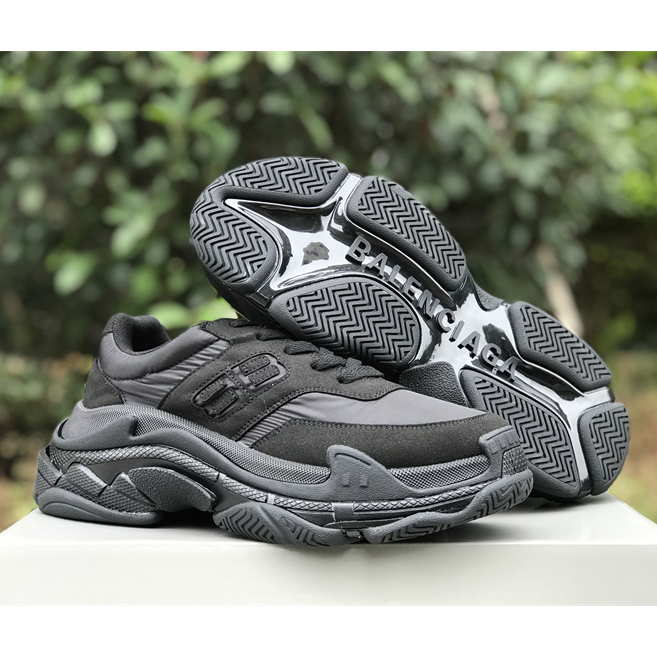 Balenciaga Sneaker  - FashionPlug