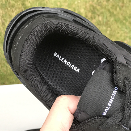 Balenciaga Sneaker  - FashionPlug