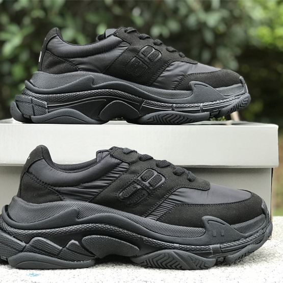 Balenciaga Sneaker  - FashionPlug