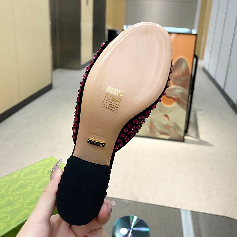 Gucci Women's Slide Sandal With Crystals - FashionPlug