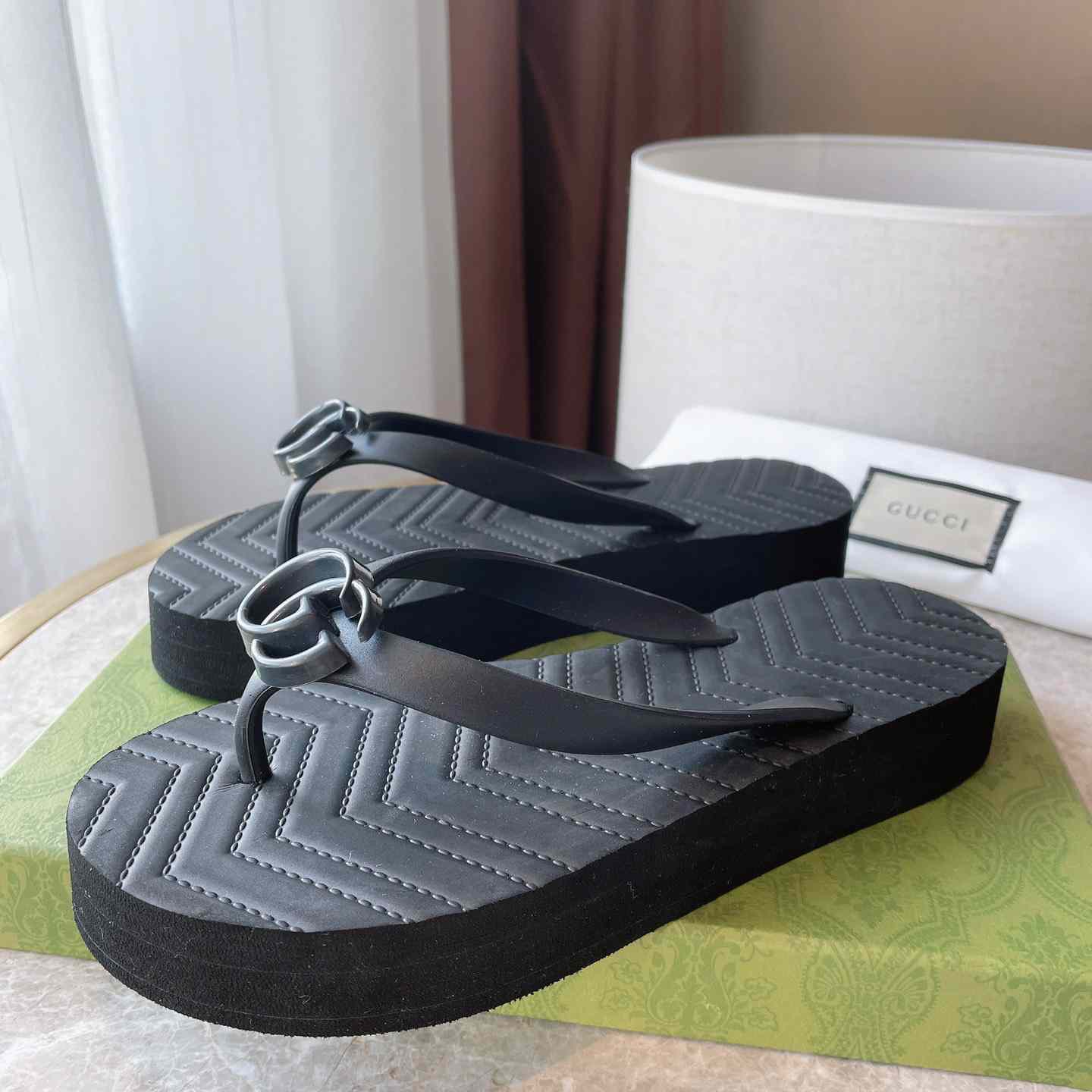 Gucci Women's Chevron Thong Sandal - FashionPlug