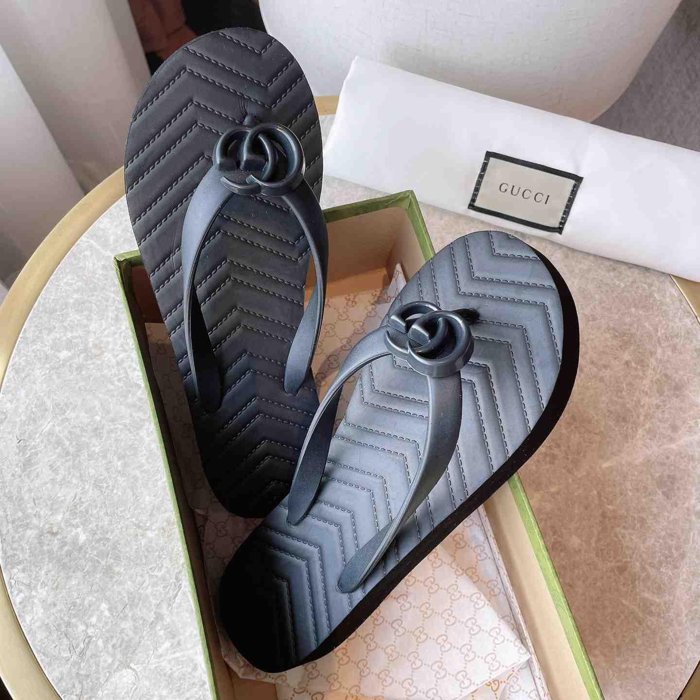 Gucci Women's Chevron Thong Sandal - FashionPlug