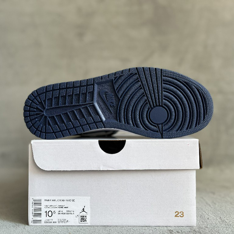 Air Jordan 1 Mid  Sneaker      DZ5326-300 - FashionPlug
