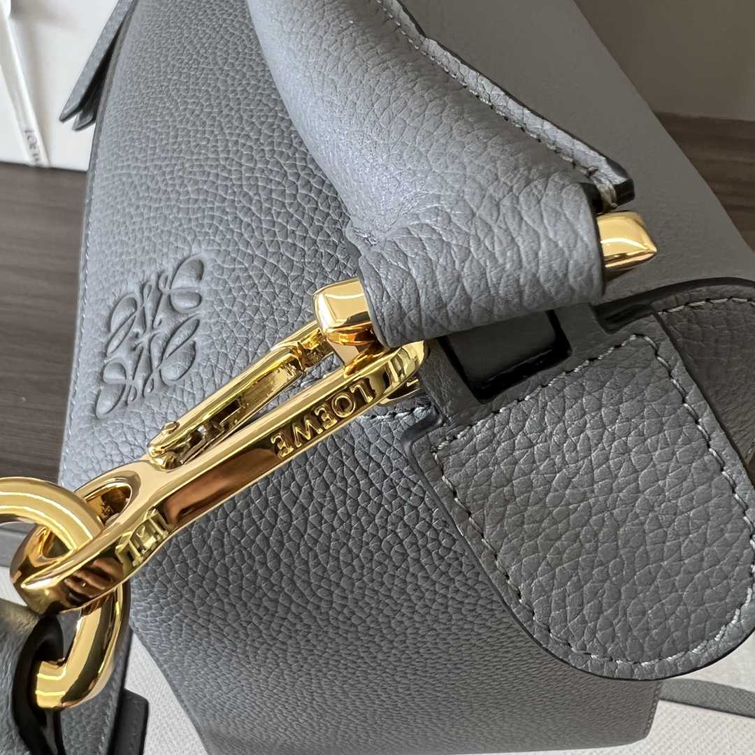 Loewe Puzzle Bag In Classic Calfskin(29-19.5-14cm) - FashionPlug
