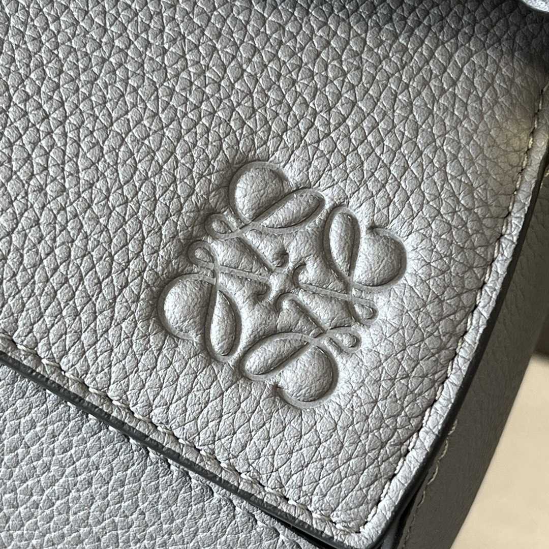 Loewe Puzzle Bag In Classic Calfskin(29-19.5-14cm) - FashionPlug