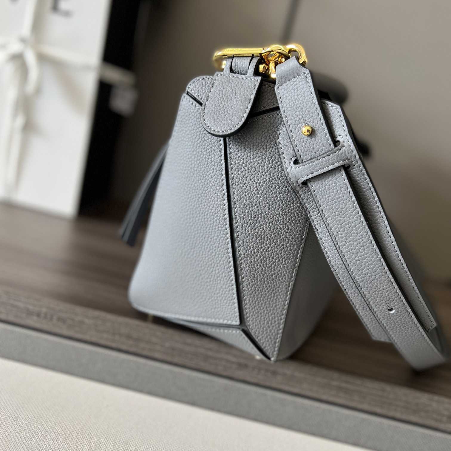 Loewe Puzzle Bag In Classic Calfskin(29-19.5-14cm) - FashionPlug