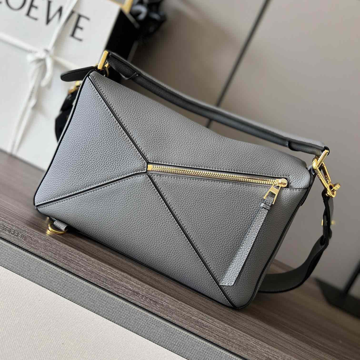 Loewe Puzzle Bag In Classic Calfskin(29-19.5-14cm) - FashionPlug