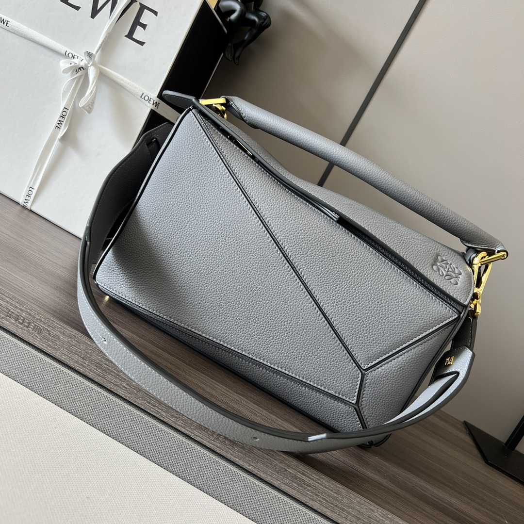 Loewe Puzzle Bag In Classic Calfskin(29-19.5-14cm) - FashionPlug