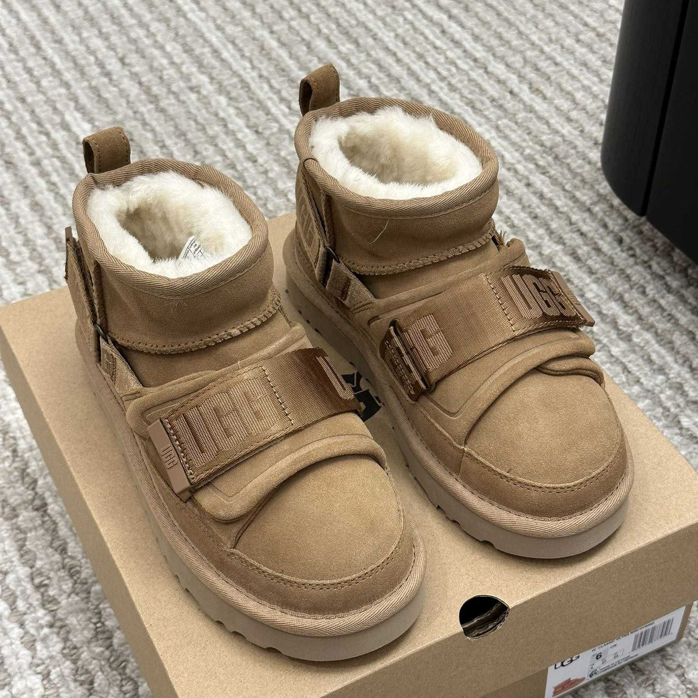 Ugg Logo Boots - FashionPlug