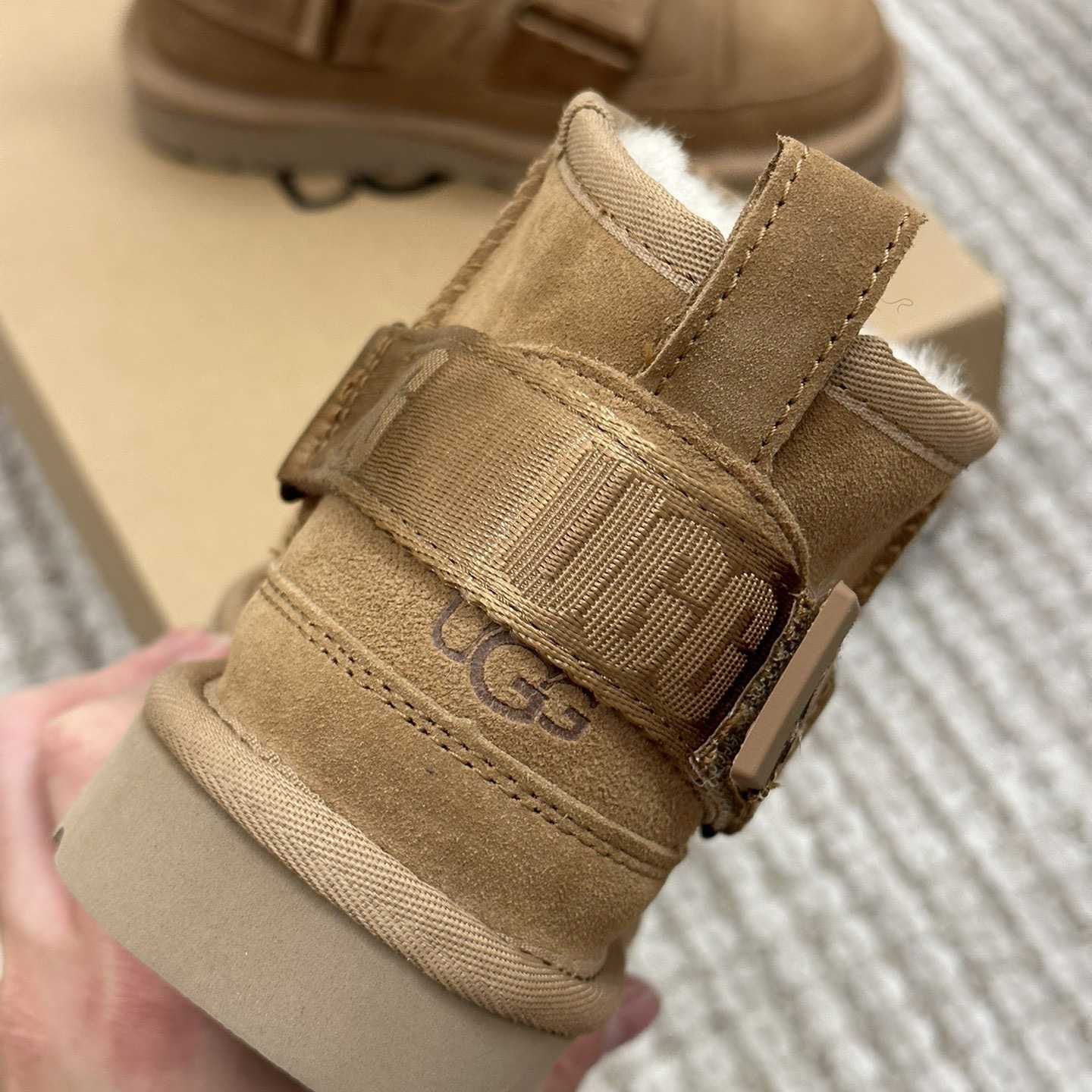 Ugg Logo Boots - FashionPlug